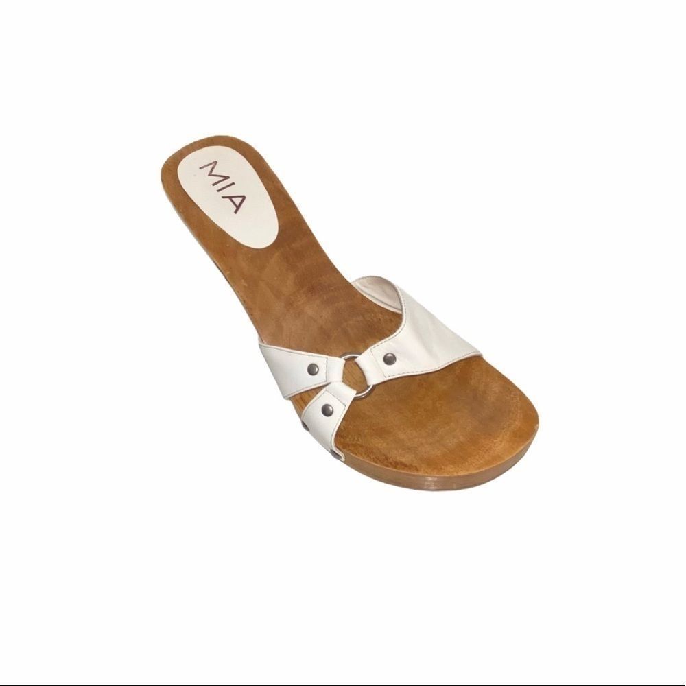Mia White clog, made in Brazil.Size 10
